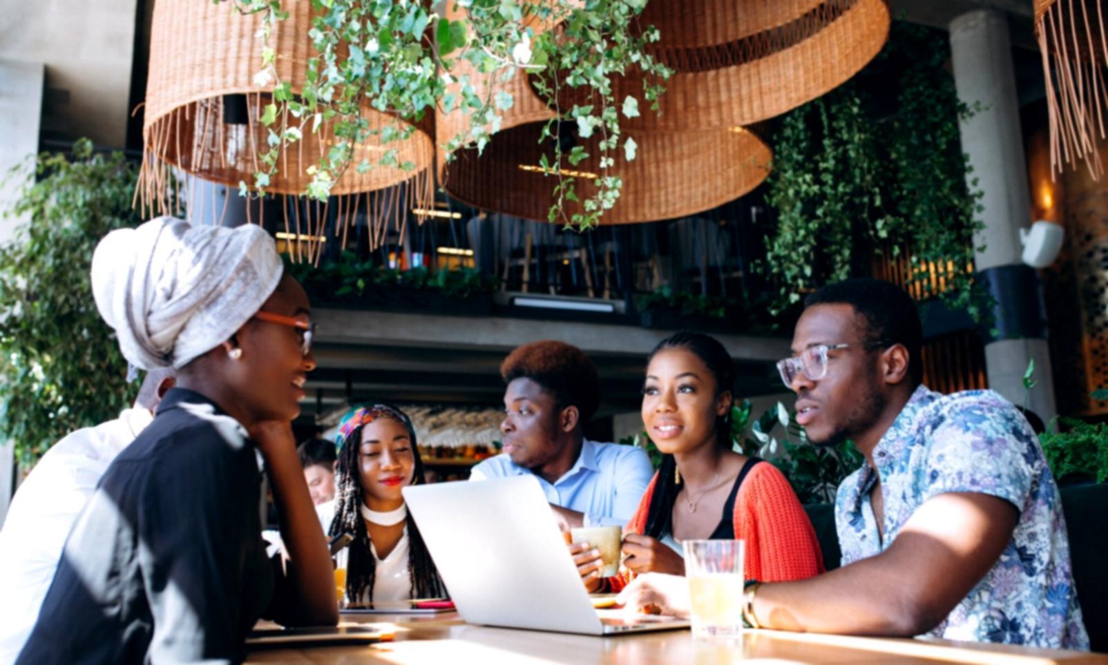 Análisis profesional de datos SEO en pantalla